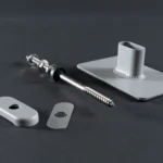 Dieses Bild zeigt den GSM Solarhalter in staubgrau mit Stockschraube.