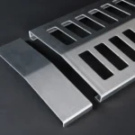 Dieses Bild zeigt das GSP Schneeschutzgitter 300 inkl. Stoßblech in Alu blank.